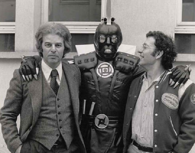 Jodorowsky and Moebius pose with an actor in costume. 